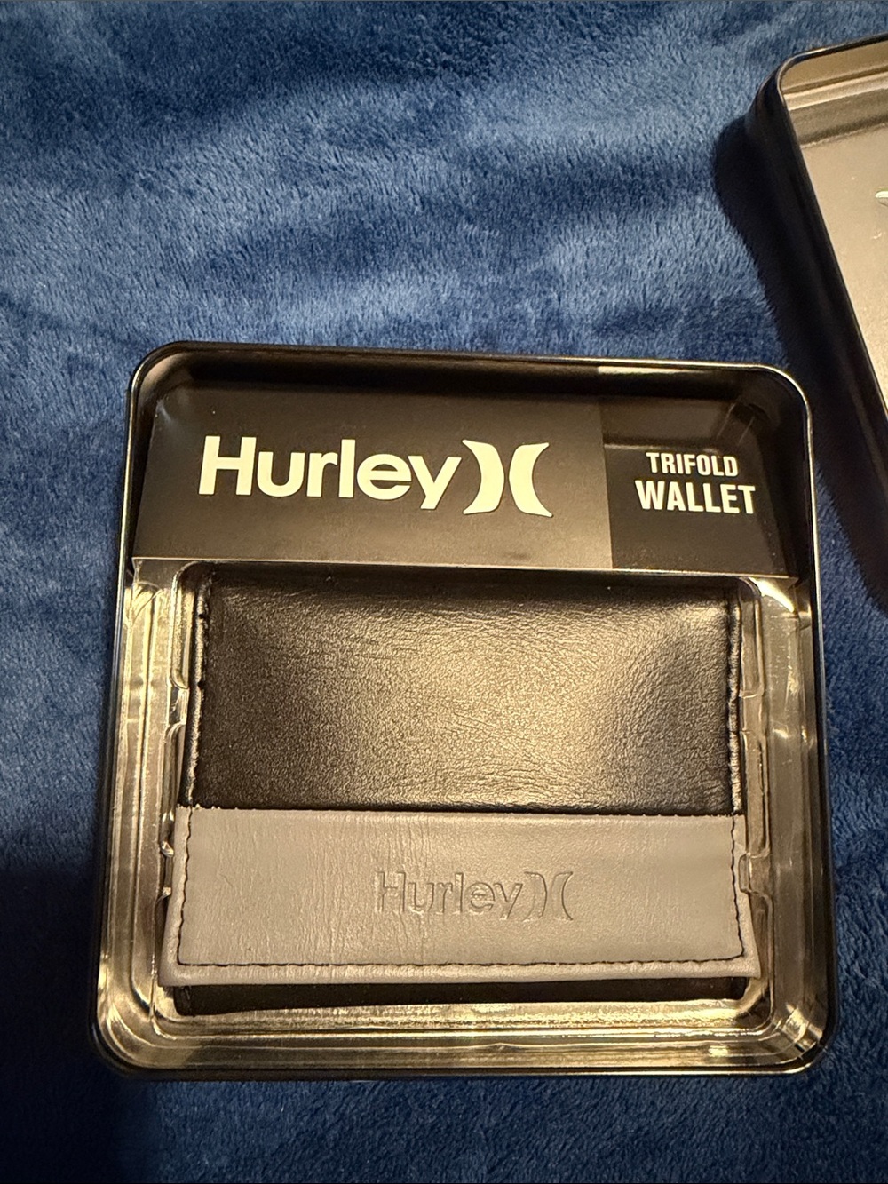 Hurley Two-Tone Black and Gray Trifold Card Wallet